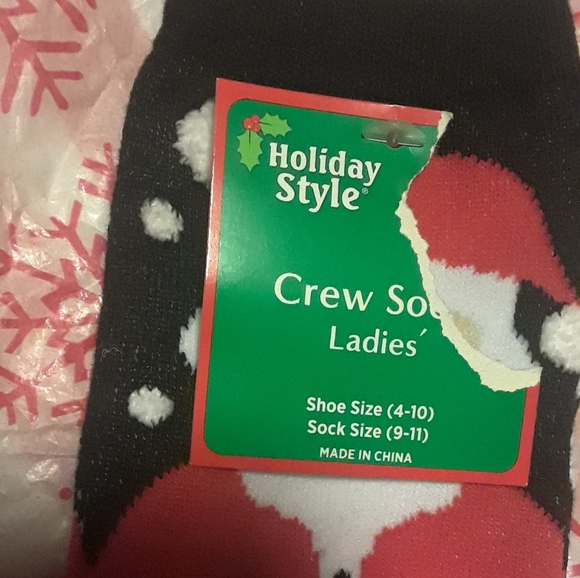 NWT Holiday Santa Claus Socks - Picture 3 of 3